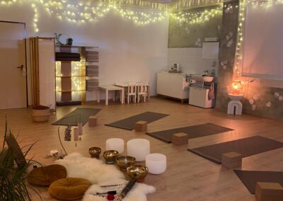 alt="Photo de la salle Famaia disponible à la location pour ateliers et formations"