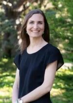 Photo de femme souriante thréapeuth