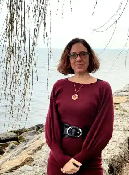 Ariane Gardi, praticienne en massages pour femmes, massages classiques et sportifs à l’Espace Famaïa, Saint-Blaise, Neuchâtel