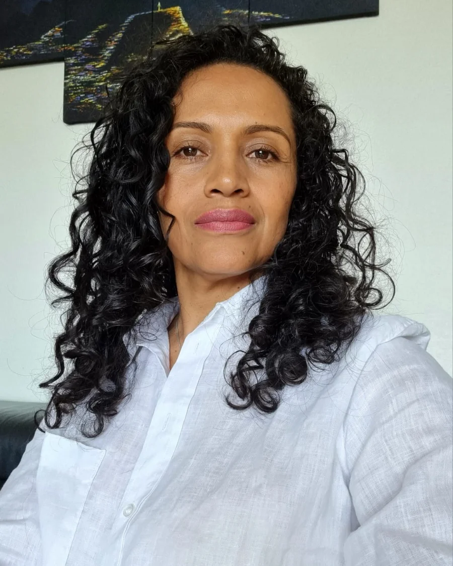 Portrait d'Irene Recalde, praticienne en massage SPA et soins esthetiques a l'Espace Famaia, Saint-Blaise (Neuchatel)