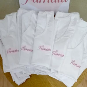 Top t-shirt femme de l'Espace Famaïa à Saint-Blaise, Neuchâtel. Vêtement confortable pour les soins et le bien-être.