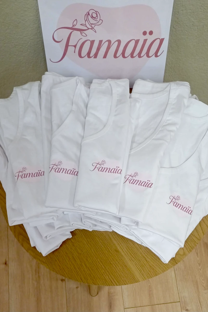 Top t-shirt femme de l'Espace Famaïa à Saint-Blaise, Neuchâtel. Vêtement confortable pour les soins et le bien-être.